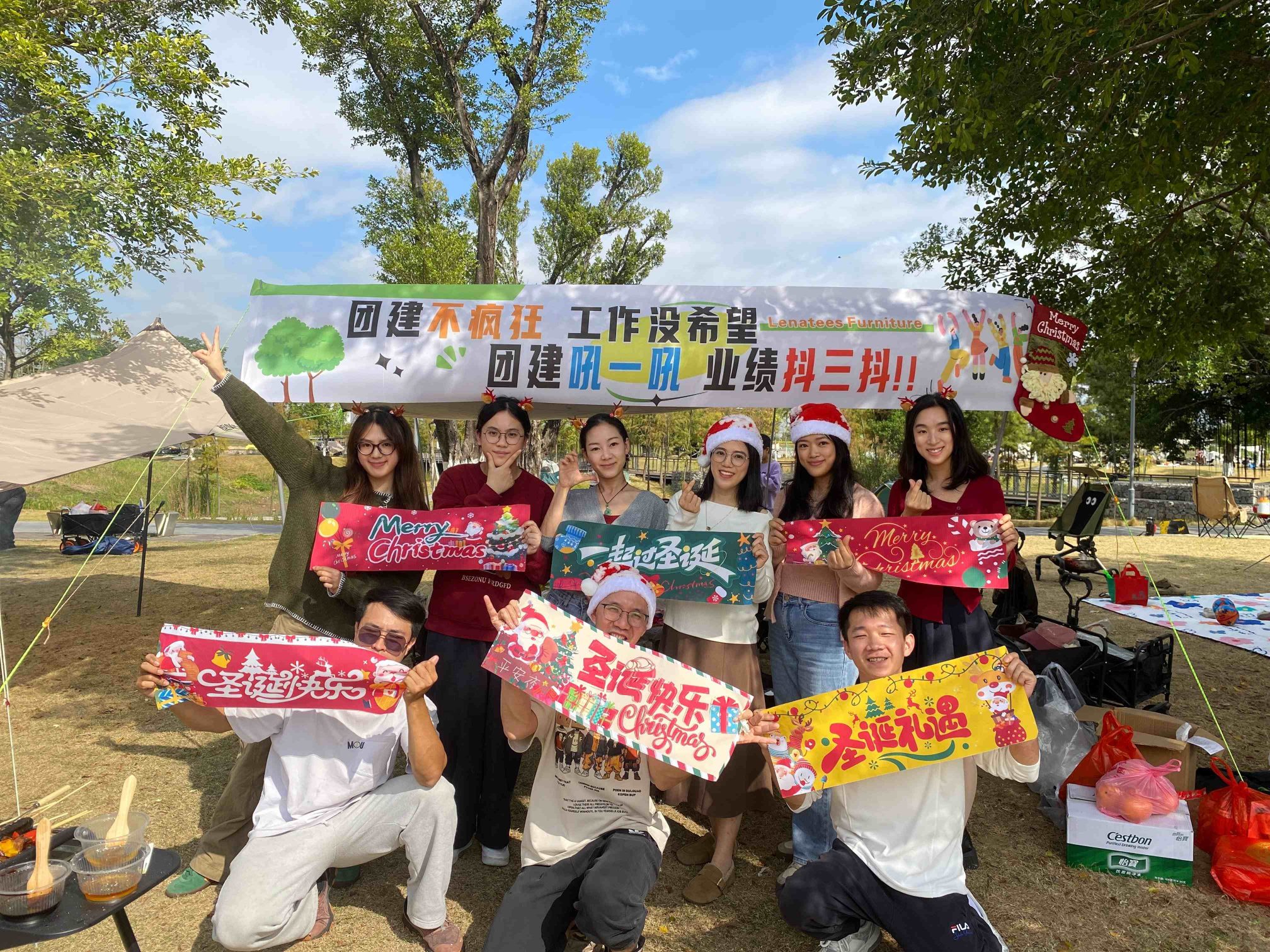 Святкування Різдва разом від Norler Furniture