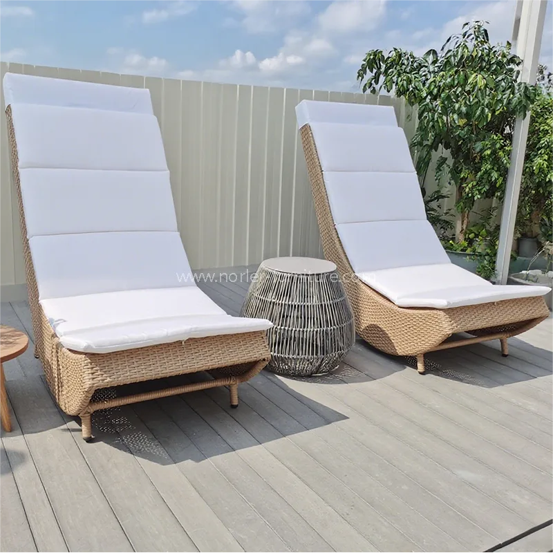 Зовнішня дозвілля Алюмінієва рама PE Rattan Sun Lounger